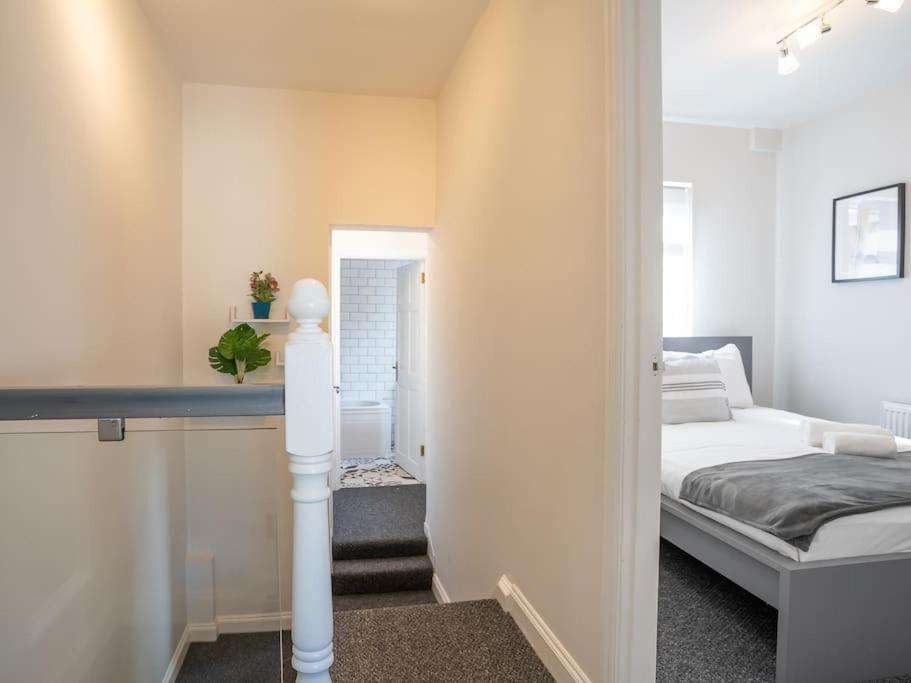 Cozy Townhouse, Walking Distance To Belfast City 外观 照片