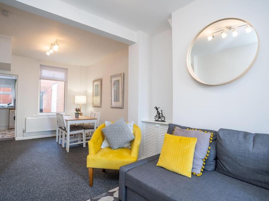 Cozy Townhouse, Walking Distance To Belfast City 外观 照片