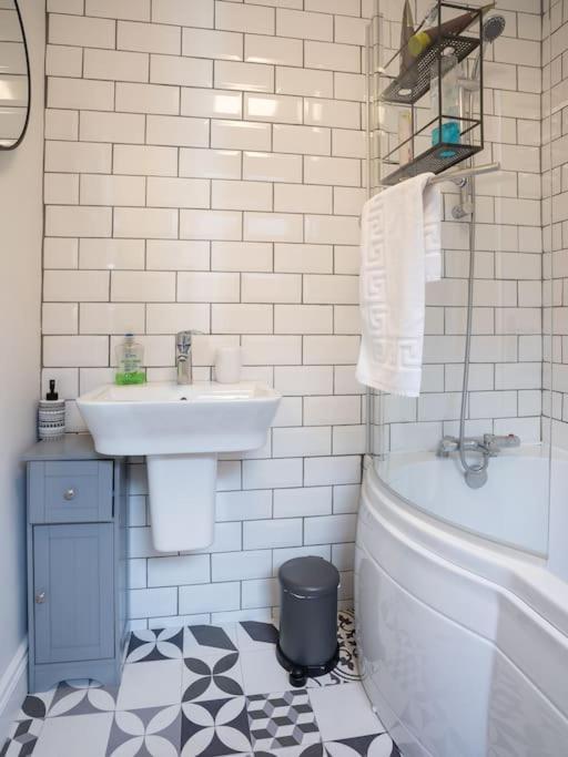 Cozy Townhouse, Walking Distance To Belfast City 外观 照片